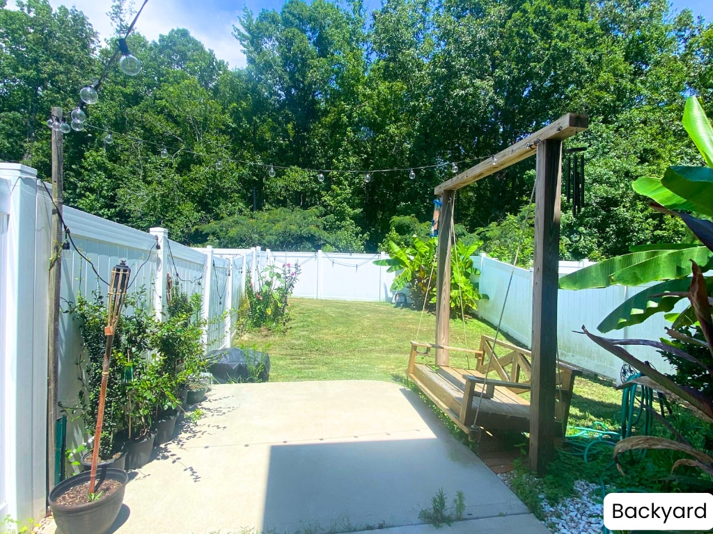 Building Photo - 1005 Longitude Dr