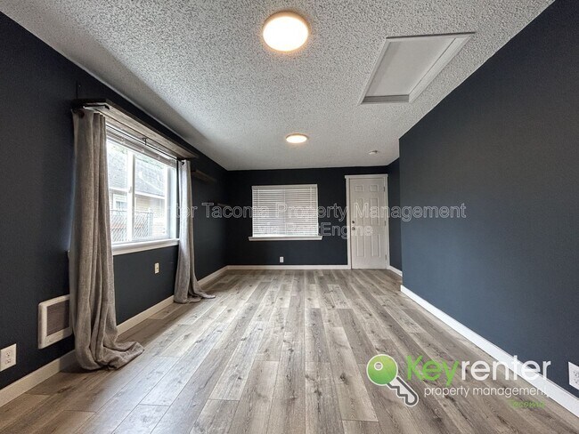 Building Photo - 2018 E 35th St