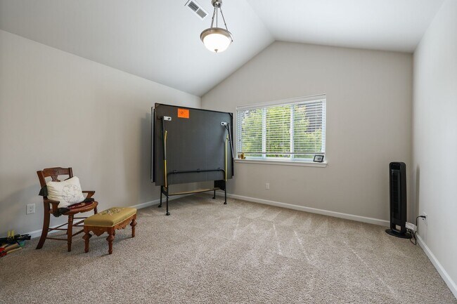 Building Photo - 5 bedroom high efficient home - Olympia Sc...