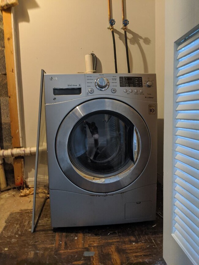 Building Photo - 340 11th St SE