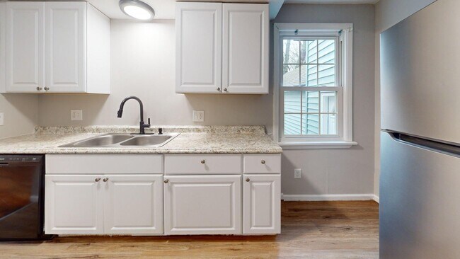 Building Photo - Maple Heights Area - 3 Bedroom Single Family Home