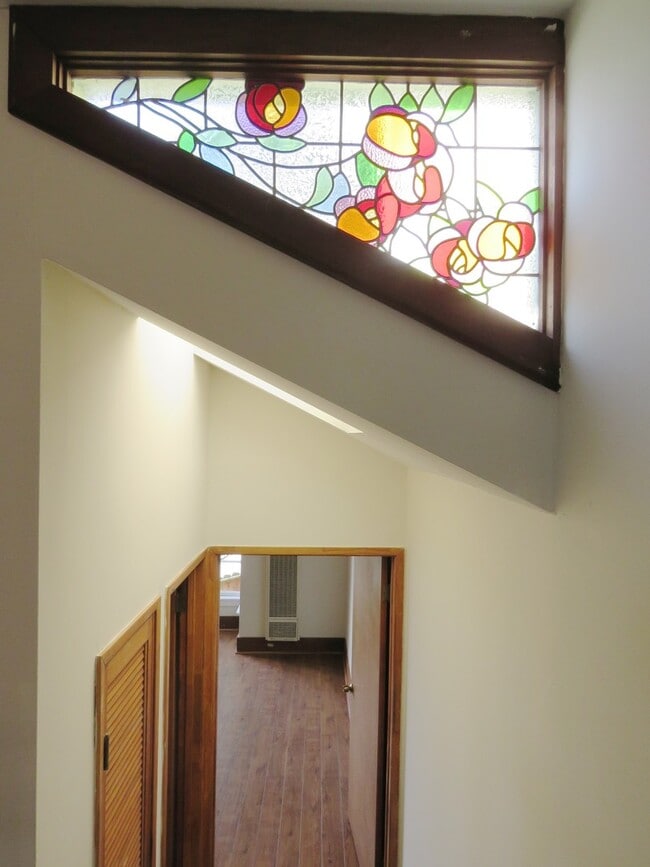Building Photo - Updated Noe Valley House Available Now!