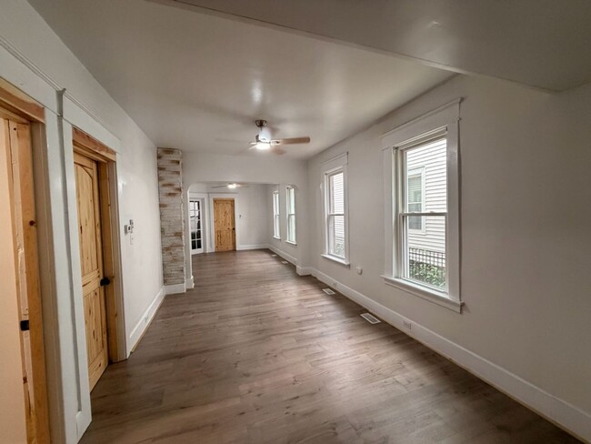 Building Photo - Lower newly remodeled 3 bedroom unit