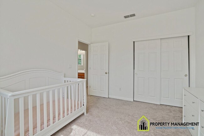 Building Photo - Charming 3-4 Bedroom Home with Top-Rated S...