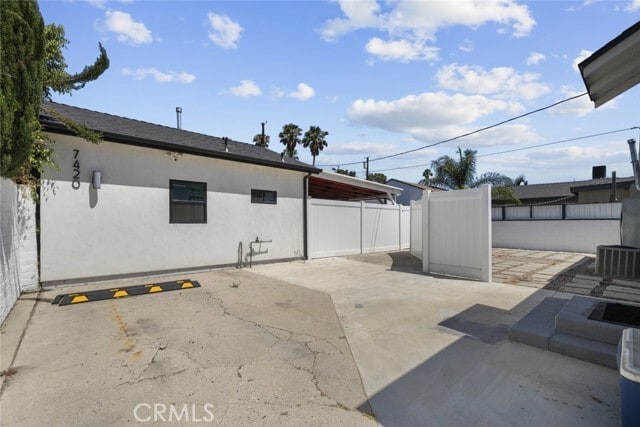 Building Photo - 7418 Farmdale Ave