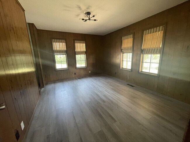 Building Photo - 1401 Folsom Blvd