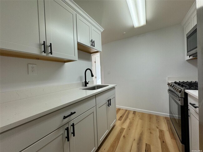 Building Photo - 91 Glen Hollow Dr