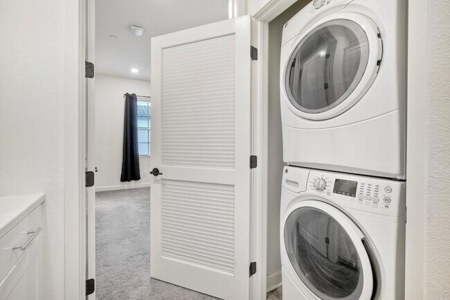 Building Photo - 4336 Harbor Way