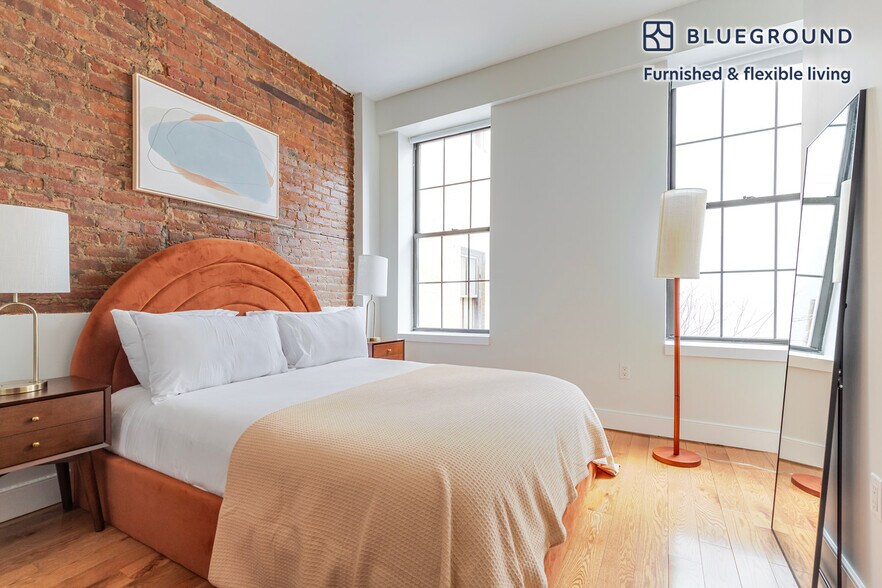 Building Photo - 72 Willoughby St