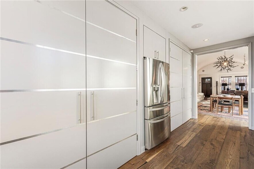 Building Photo - 212 Geneva St