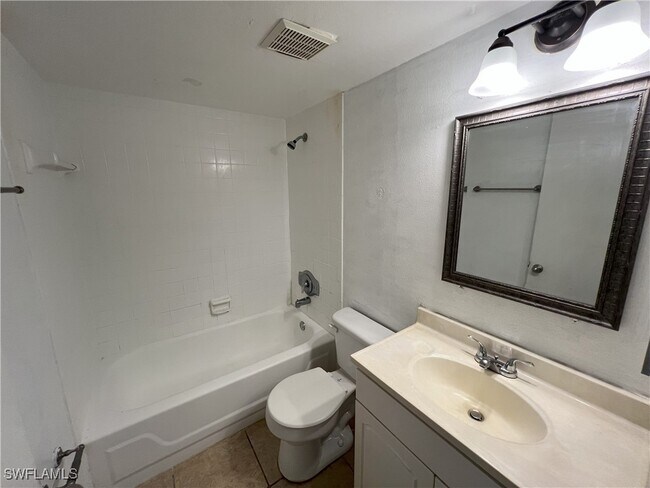 Building Photo - 4290 Gulfstream Dr