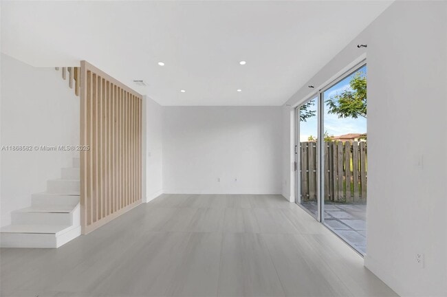 Building Photo - 964 NE 41st Pl