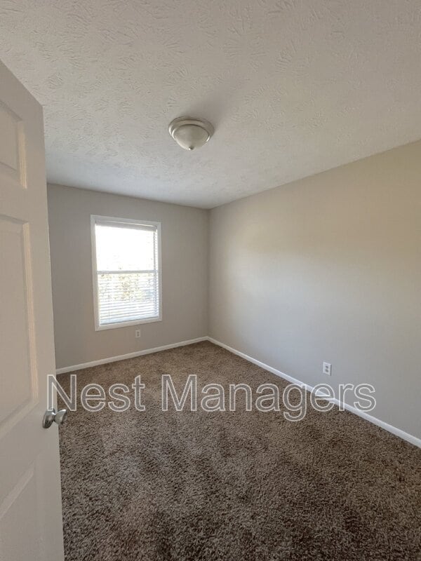 Building Photo - 1018 Wood Creek Dr