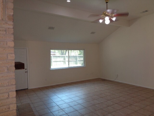 Building Photo - 19602 Southaven Dr