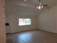 Building Photo - 19602 Southaven Dr