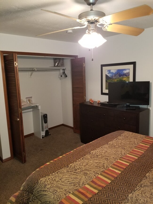 Building Photo - 1870 W 2700 S