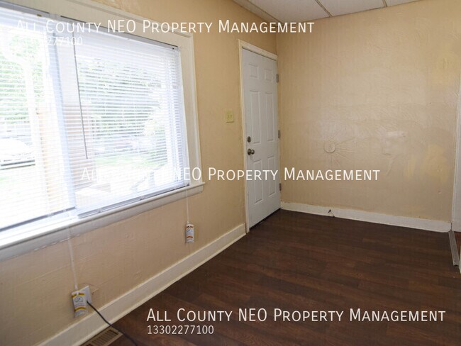 Building Photo - 1234 Winton Ave