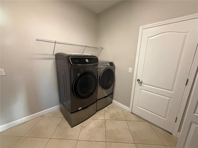 Building Photo - 2069 Nerva Rd