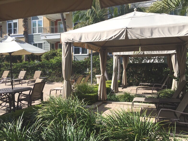 Cabanas - 2349 Jefferson St