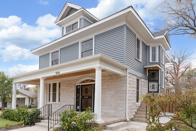Building Photo - 1544 Court Ave