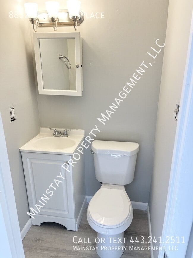 Building Photo - 8852 Pennsbury Pl