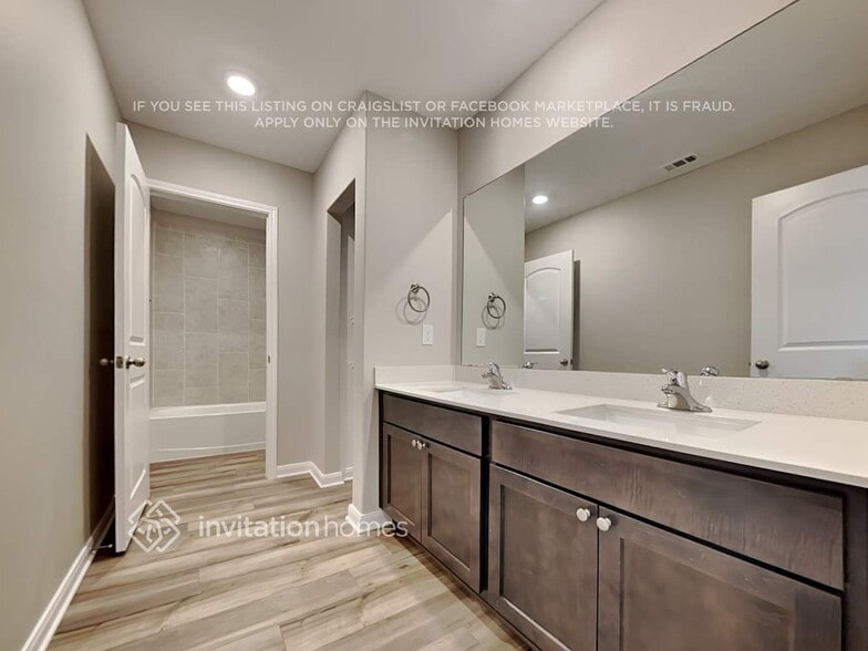 Building Photo - 3127 Angus Dr