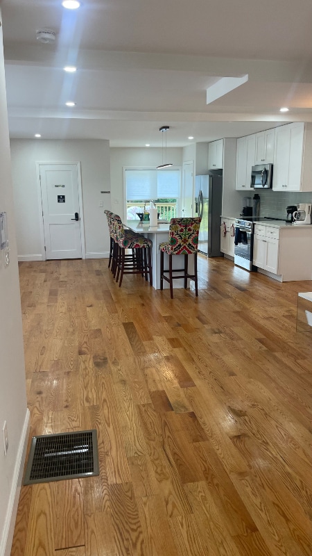 Building Photo - 16 N Main St