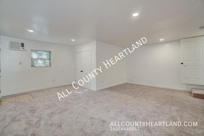 Building Photo - 208 W Kittyhawk Dr