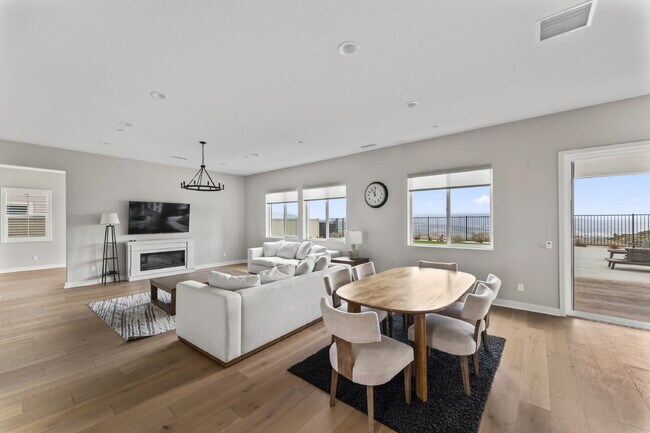 Building Photo - "Spacious Santa Clarita Sanctuary: 4-Bedro...