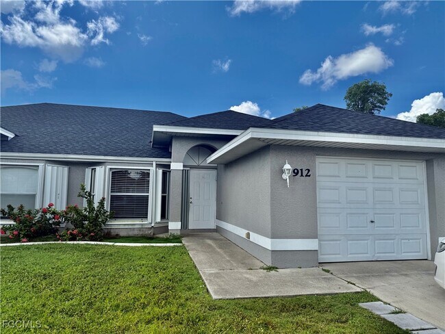 Primary Photo - 912 Cape Coral Pkwy W