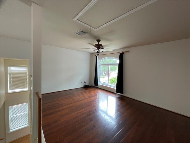 Building Photo - 2215 Ada Ln