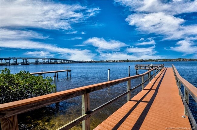 Building Photo - 1963 SW Palm City Rd