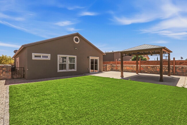 Building Photo - 14609 Carlo Alvarado Dr