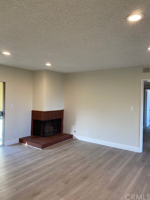 Building Photo - 522 W Sierra Madre Blvd