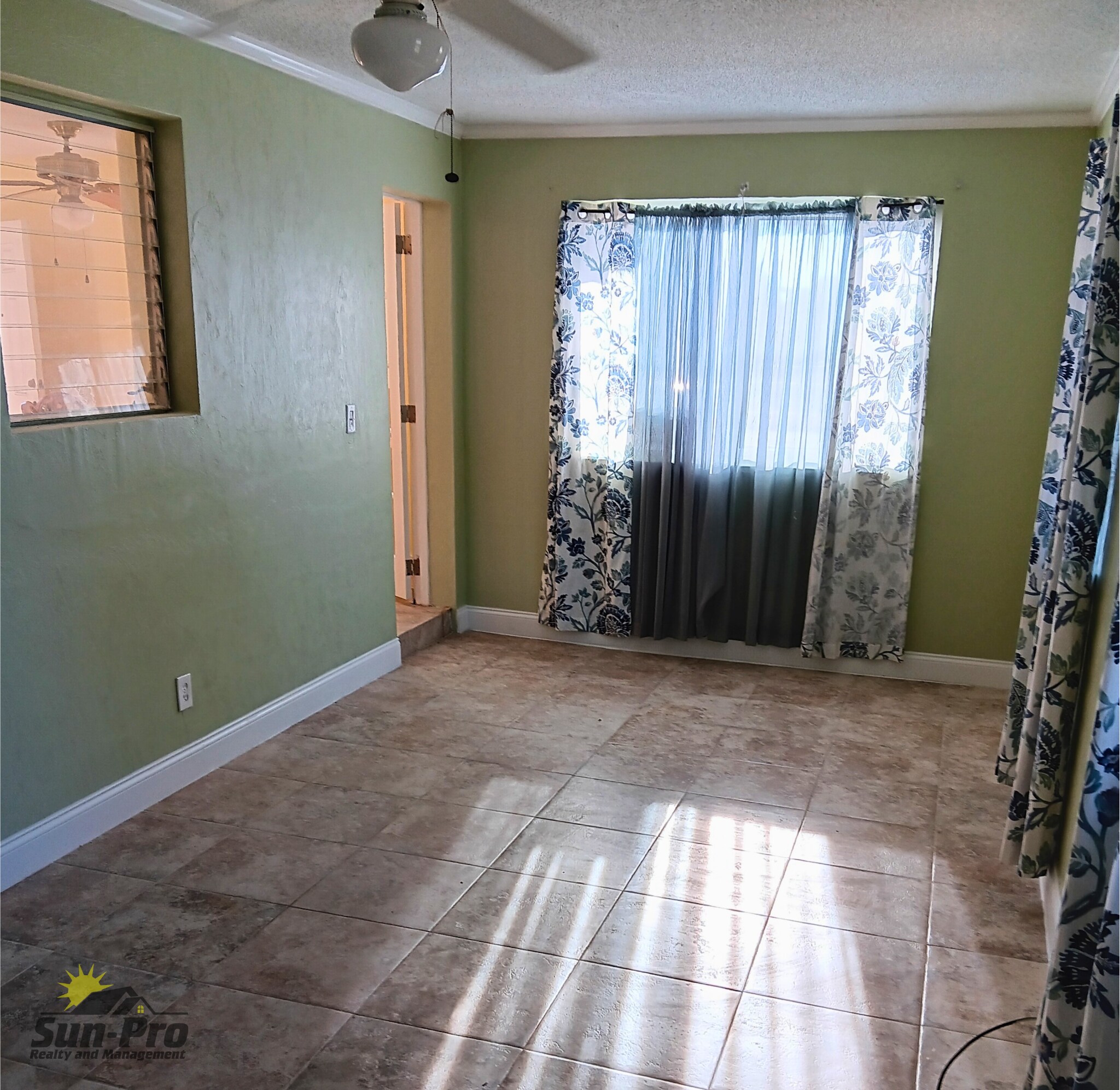 Building Photo - 619 Hudson St