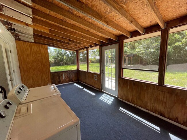 Building Photo - Charming 4 Bedroom, 3 Bathroom Home in Orl...