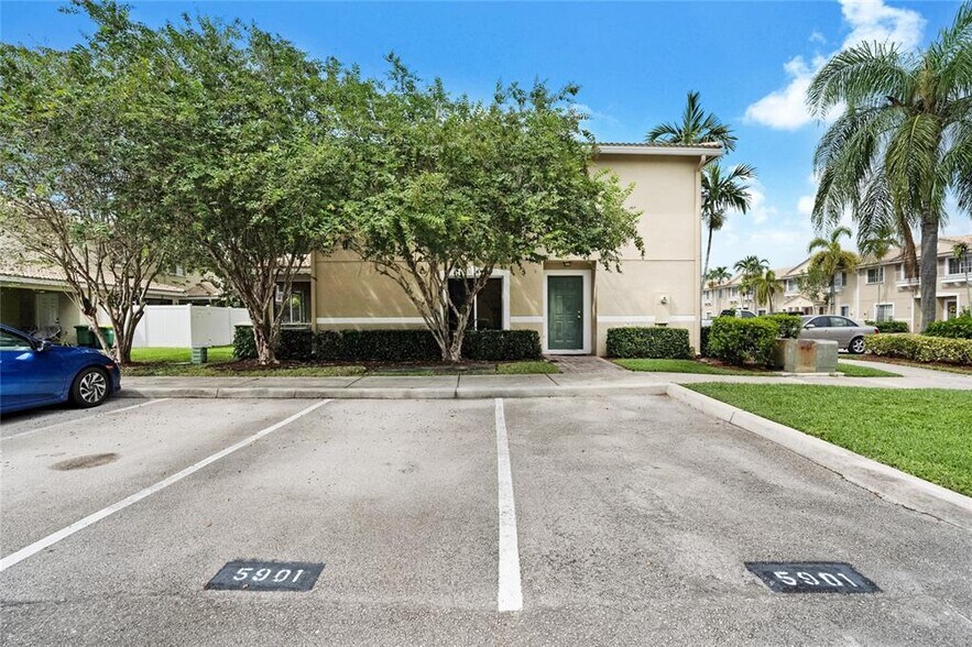 Primary Photo - 5901 Manchester Way