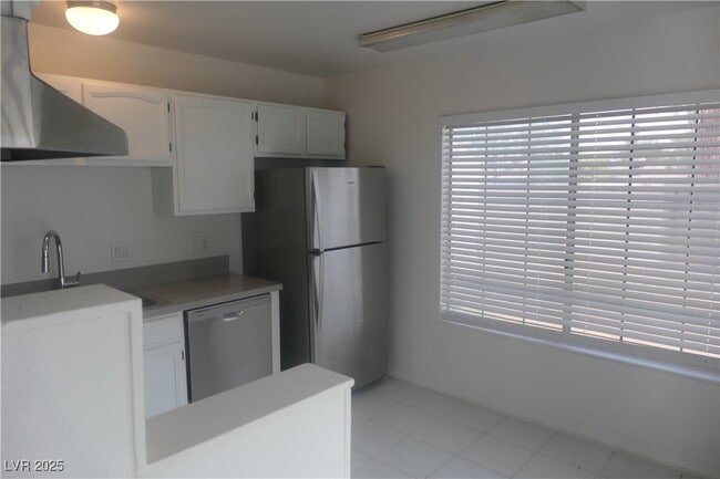 Building Photo - 4398 Bramblewood St