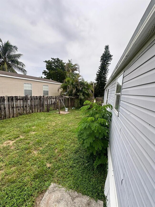 Building Photo - 11863 Atlantic Cir