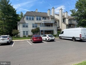 Building Photo - 303 Trinity Ct