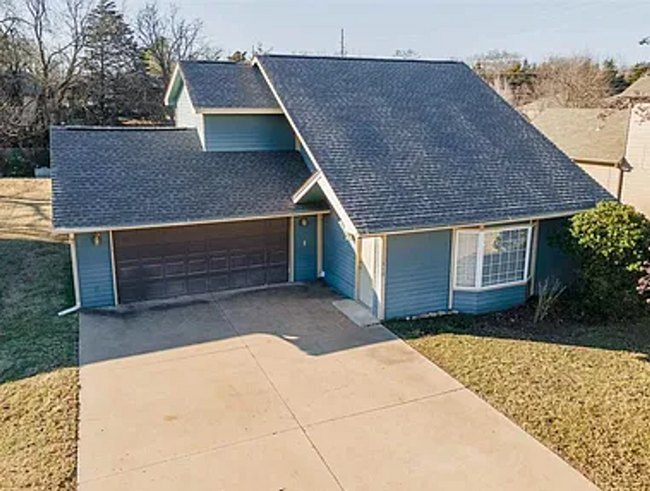 Building Photo - Spacious 3-Bedroom Home Near Oklahoma Stat...