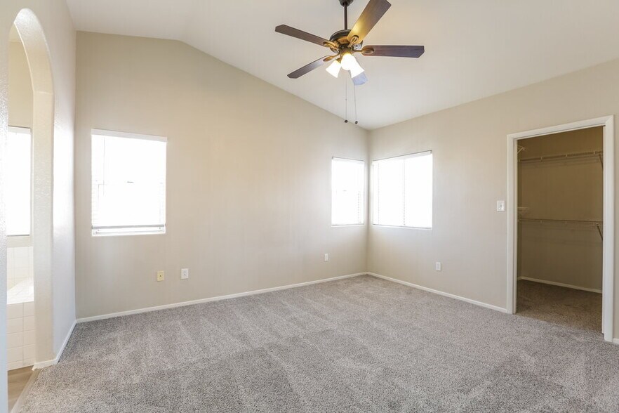 Building Photo - 1812 La Villa Dr