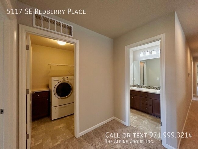 Building Photo - 5117 SE Redberry Pl