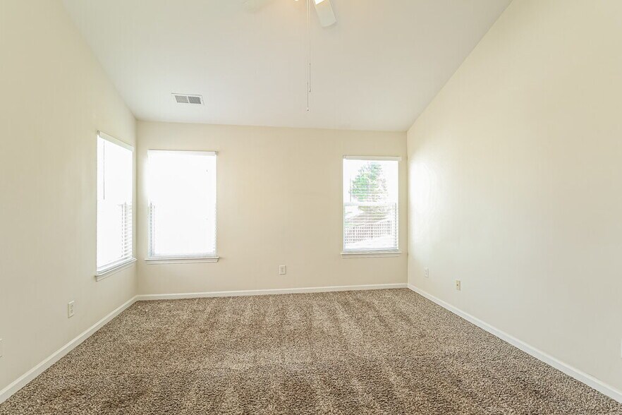 Building Photo - 6908 Sequoia Hills Dr