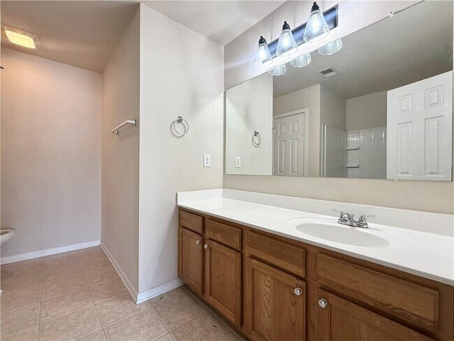 Building Photo - 5579 Lindeman Ln