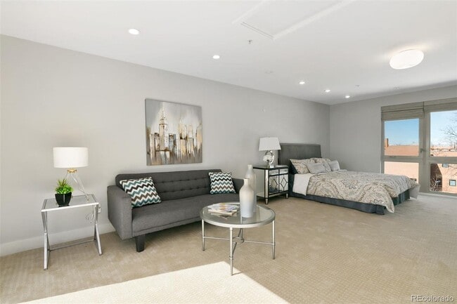 Building Photo - LOCATION LOCATION!!  In the heart of LOHI just blocks to restaurants, boutiques and local waterin...