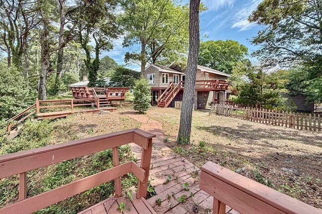 Building Photo - 12182 Heron Dr