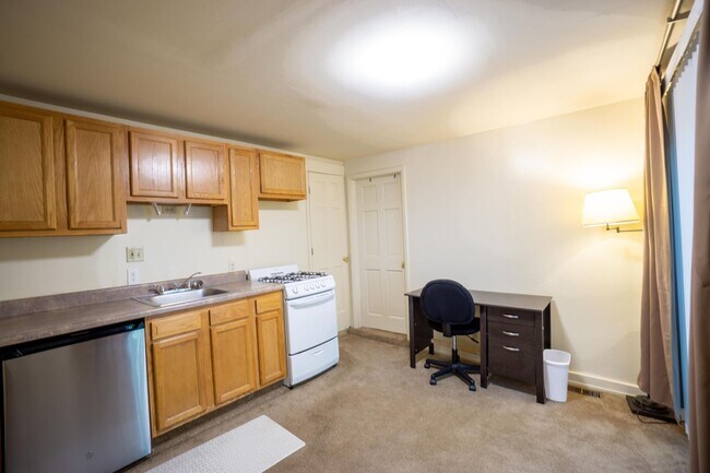 Building Photo - 113 Comstock Pl