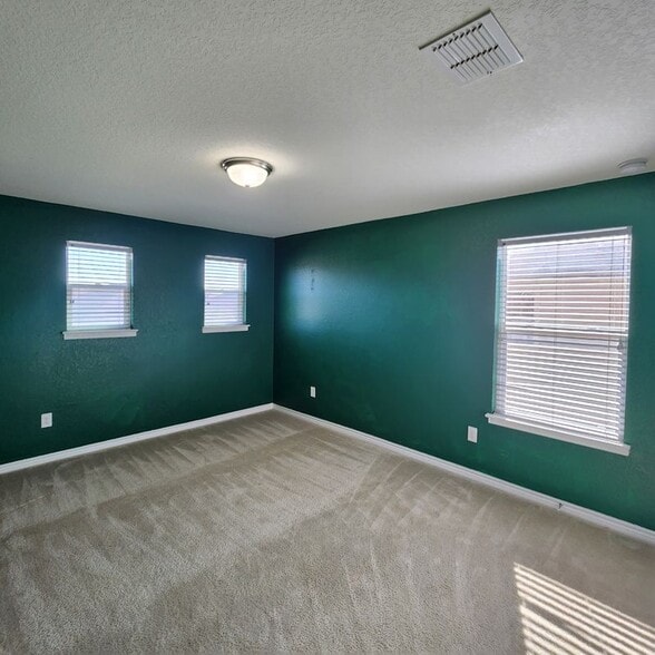 Building Photo - 330 Anchor