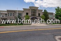 Building Photo - 3075 E Kennedy Dr